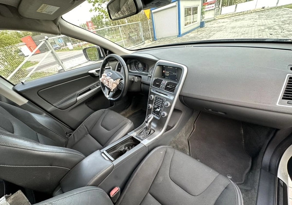 Volvo XC 60 cena 36990 przebieg: 175000, rok produkcji 2015 z Kock małe 56